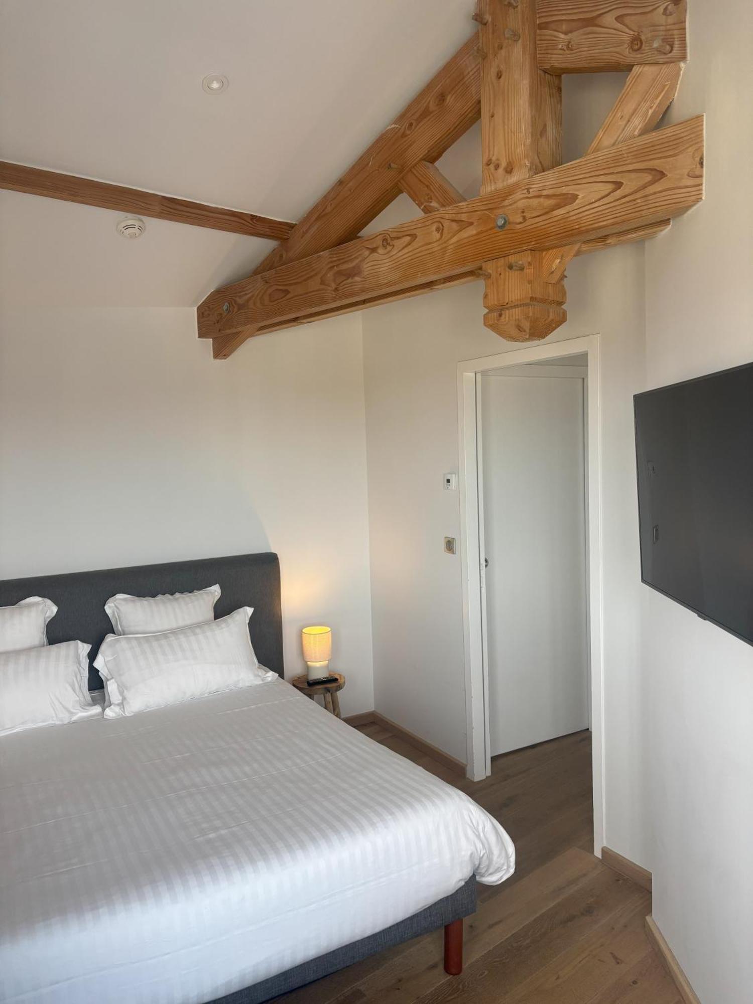 Aparthotel Les 12 De Larros Gujan-Mestras Esterno foto